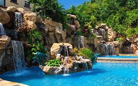 Clarion Suites Roatan At Pineapple Villas